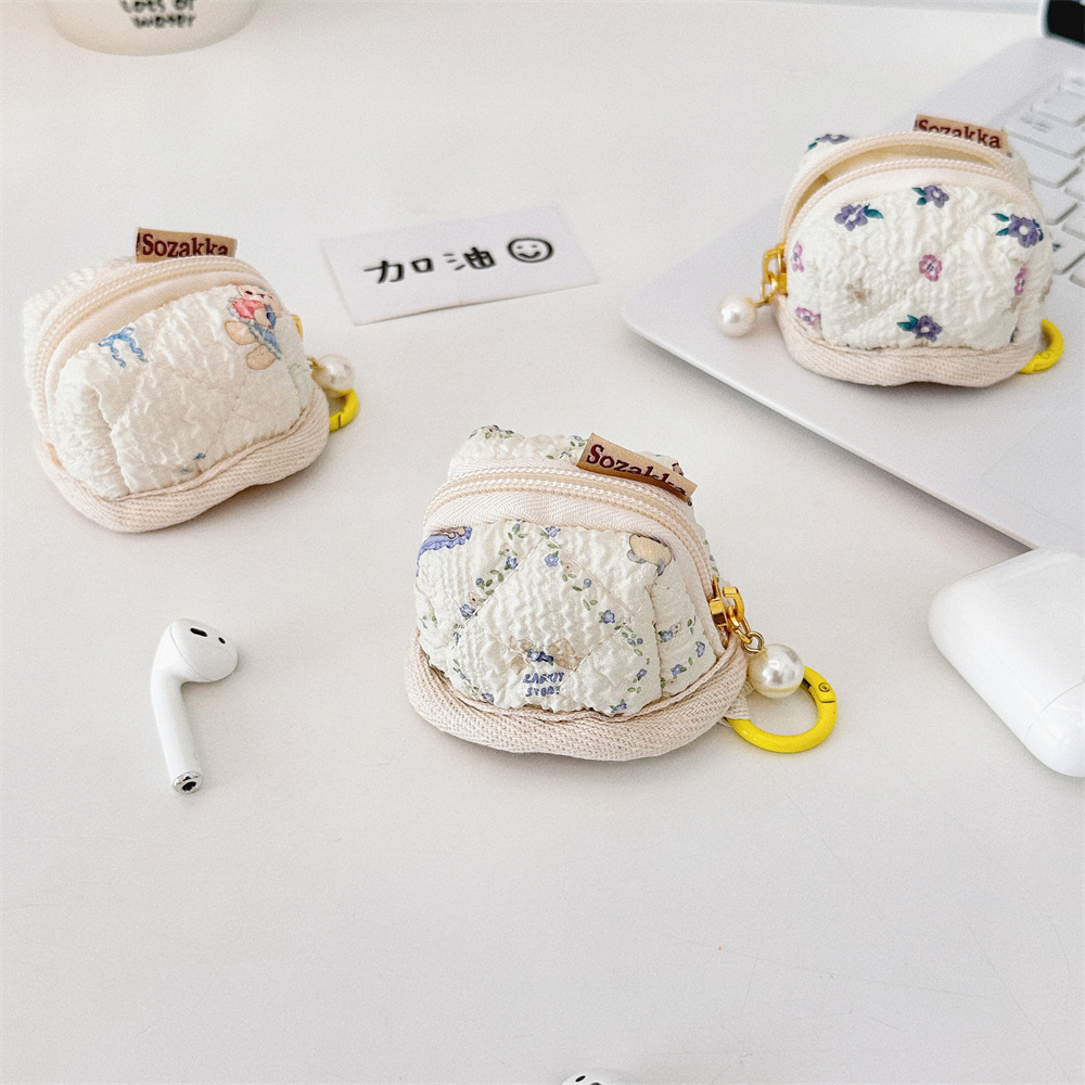 47291 Cute embossed compact and portable, suitable for storing Apple wireless Bluetooth stereo earphone cases Application Scenario