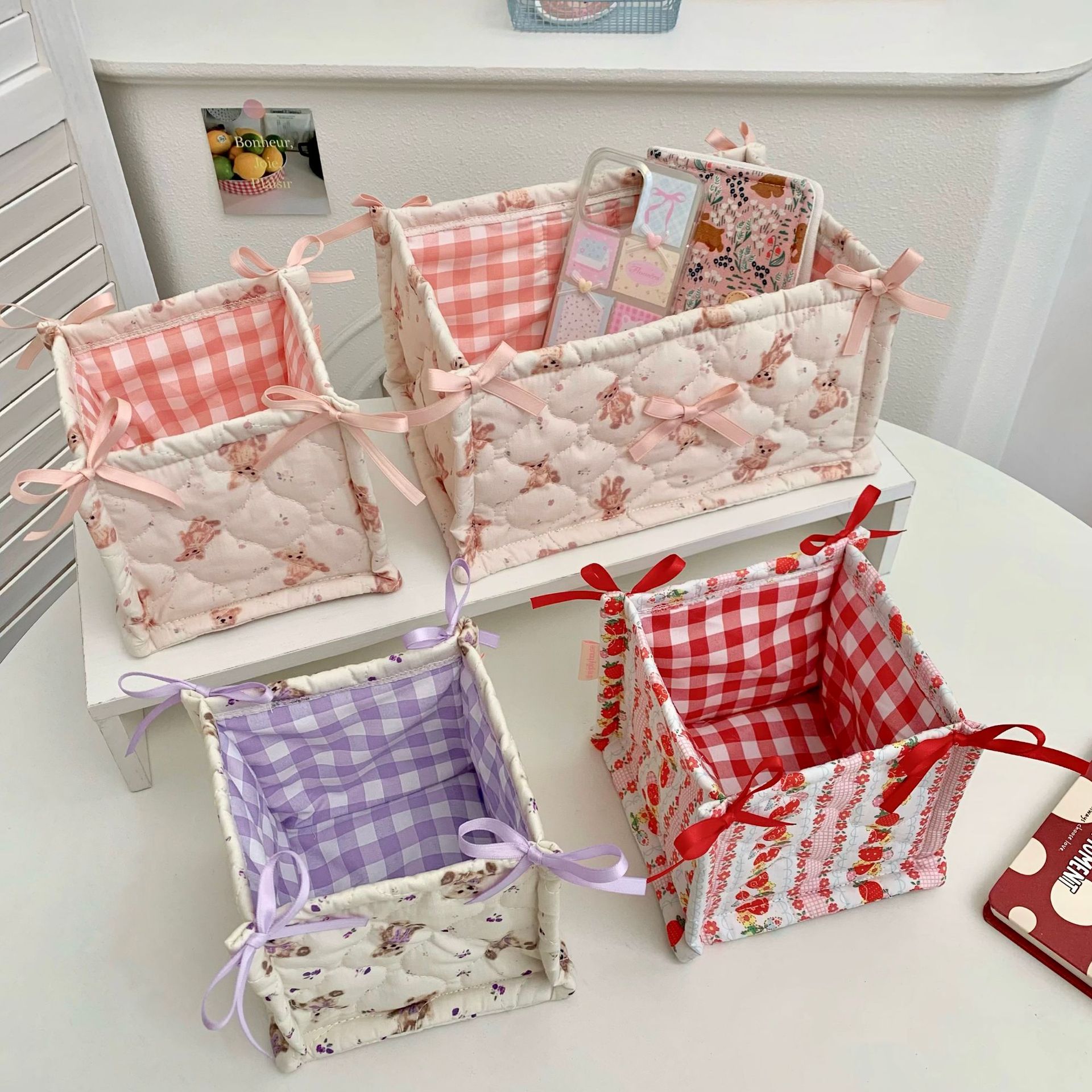 ins Cute quilted storage basket, desktop good items storage basket, storage box, cosmetics, snacks, small sundries sorting bag full figure