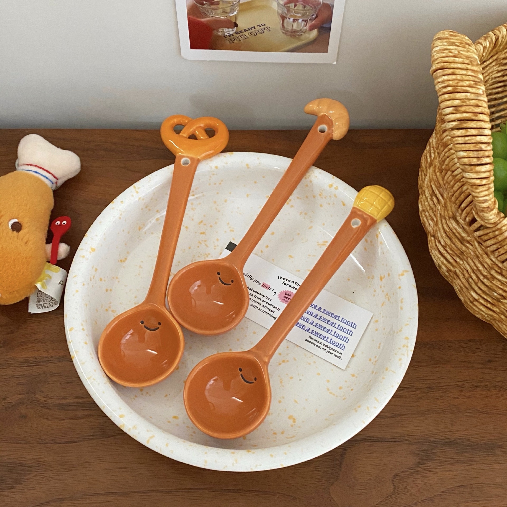 ins three-dimensional bread ceramic spoon, high appearance level, home cartoon cute spoon, small soup spoon, rice spoon details Picture