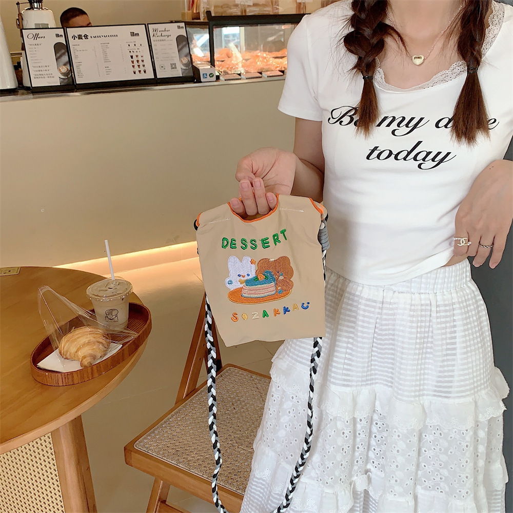37301 ultra-exquisite bear embroidered small cloth bag, student handbag, Oxford cloth mini hand-held small bag, mobile phone case Specification drawing