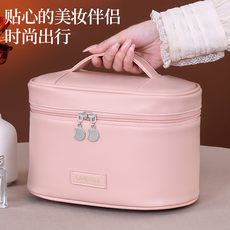Exquisite oval portable detachable multi-functional makeup bag, large-capacity waterproof travel cosmetics and toiletries storage bag Application Scenario