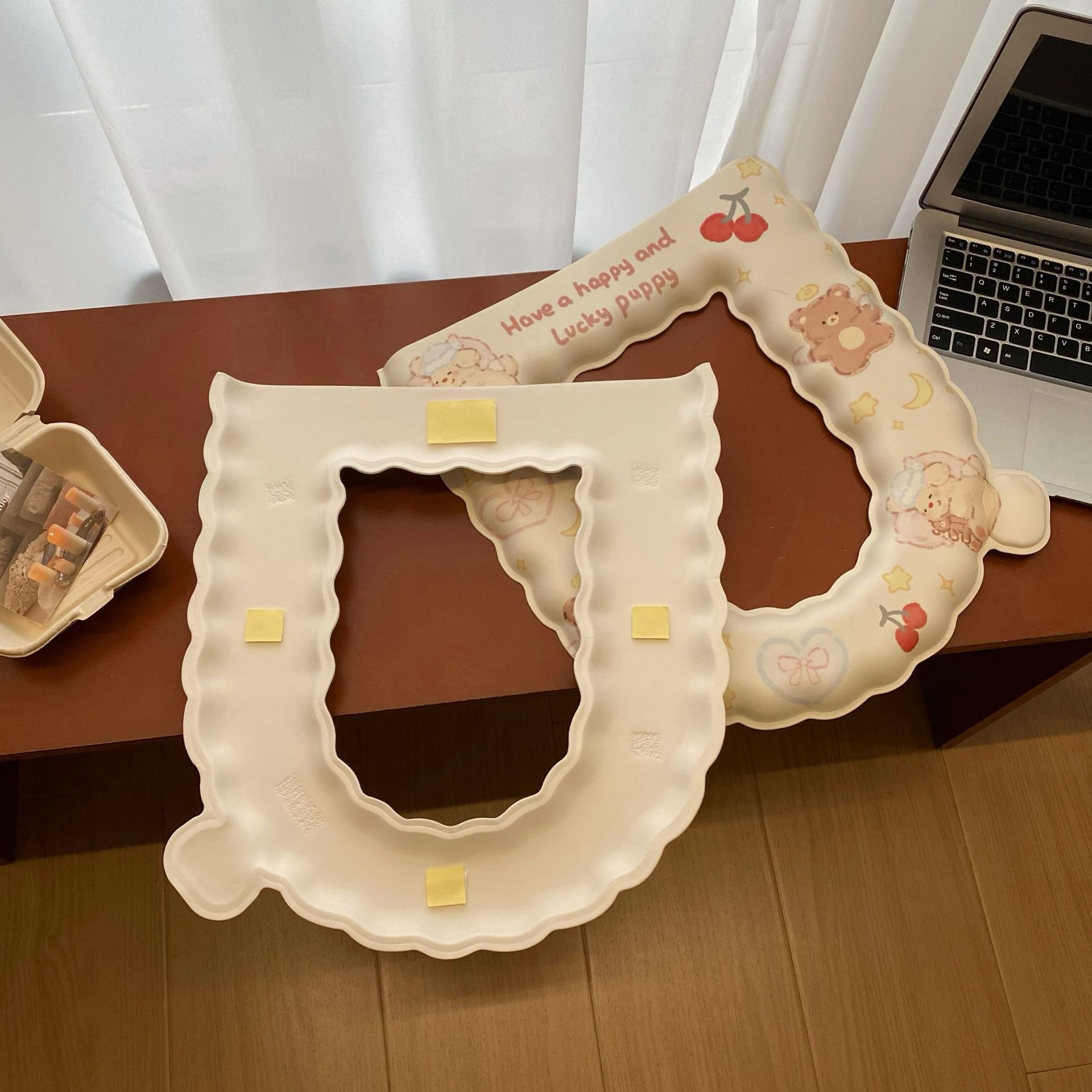 Original lace toilet seat cushion, suitable for all seasons, cute cartoon, high appearance level, waterproof adhesive summer toilet seat cushion Application Scenario