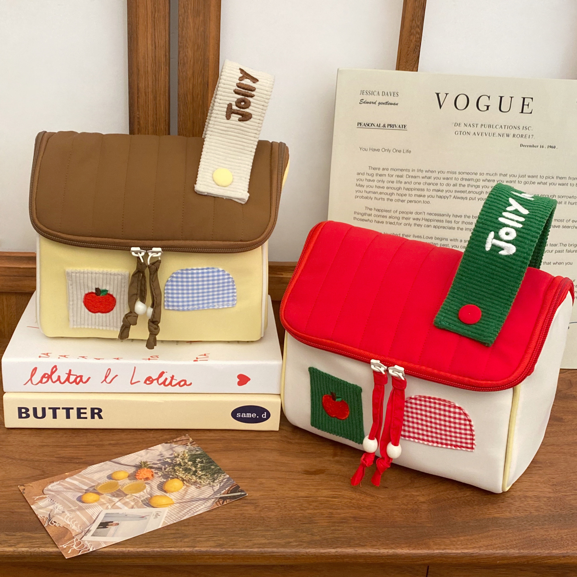 Cross-border Apple House Makeup Bag, Cartoon series, Travel small house toiletry bag, Travel Portable makeup storage bag full figure