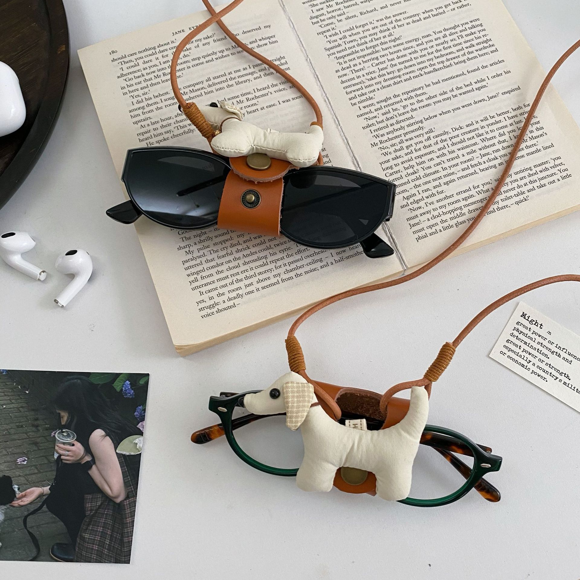 Funny little dog neck strap, portable sunglasses, sunglasses strap, anti-loss and anti-drop fashionable pendant full figure