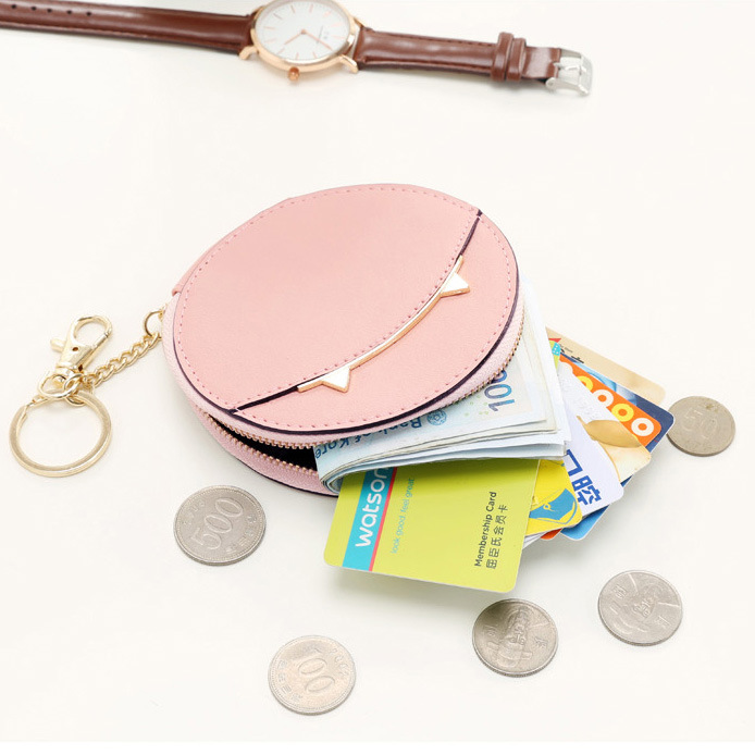 This is a high-end, stylish, cute mini hand-held zipper pocket for women. It can be carried around with a cat wallet for storage Application Scenario