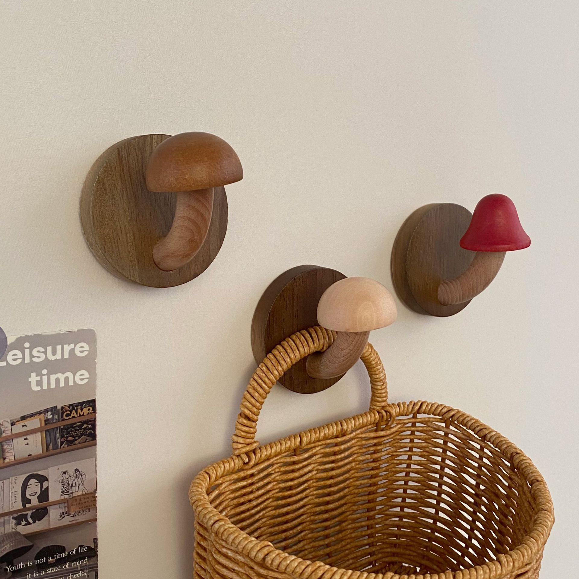 Cute mushroom solid wood hooks, creative high appearance level, wall-mounted door without drilling, coat hooks, hat hooks, mysterious and sticky hooks full figure