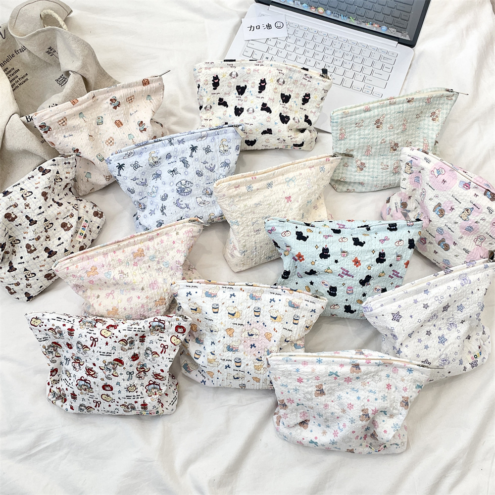 53312 [Copyright Edition] Embossed Cartoon Pattern Large-capacity makeup Bag, Travel Toiletry Storage Bag Inner Liner Specification drawing