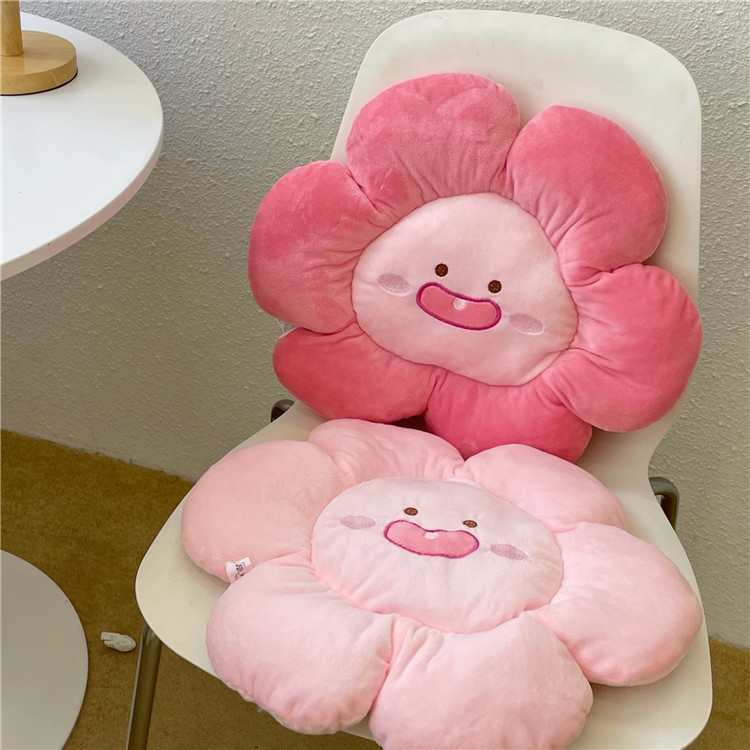Ins-style cute and girlish flower cushion, ugly and adorable peach plush toy cushion, birthday gift full figure