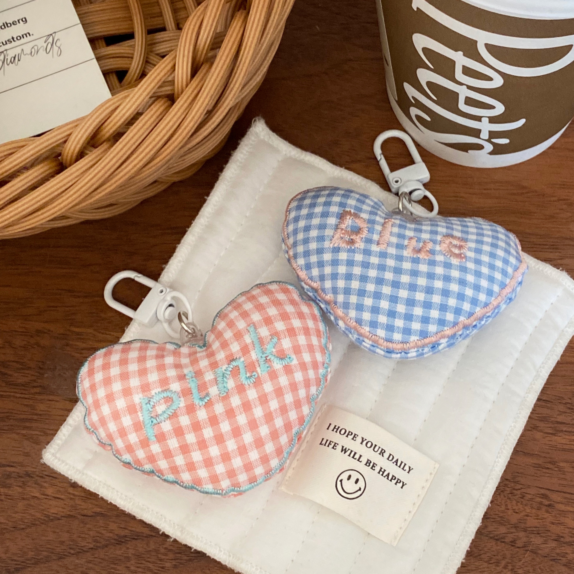 Korean-style checkered heart keychain, cute three-dimensional cotton-filled mini bag pendant, mini bag accessory, small trinket full figure
