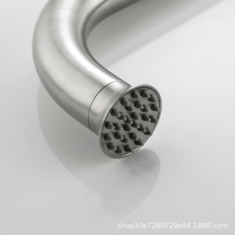 Outdoor stainless steel shower column, swimming pool, villa garden, bath area, beach bathing, shower head set, faucet Application Scenario