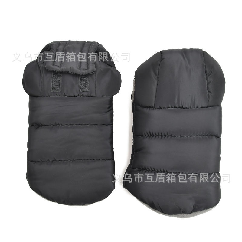 Baby stroller gloves, winter warm plush gloves, anti-freezing hand guards for strollers, thickened with fleece, two sets Application Scenario