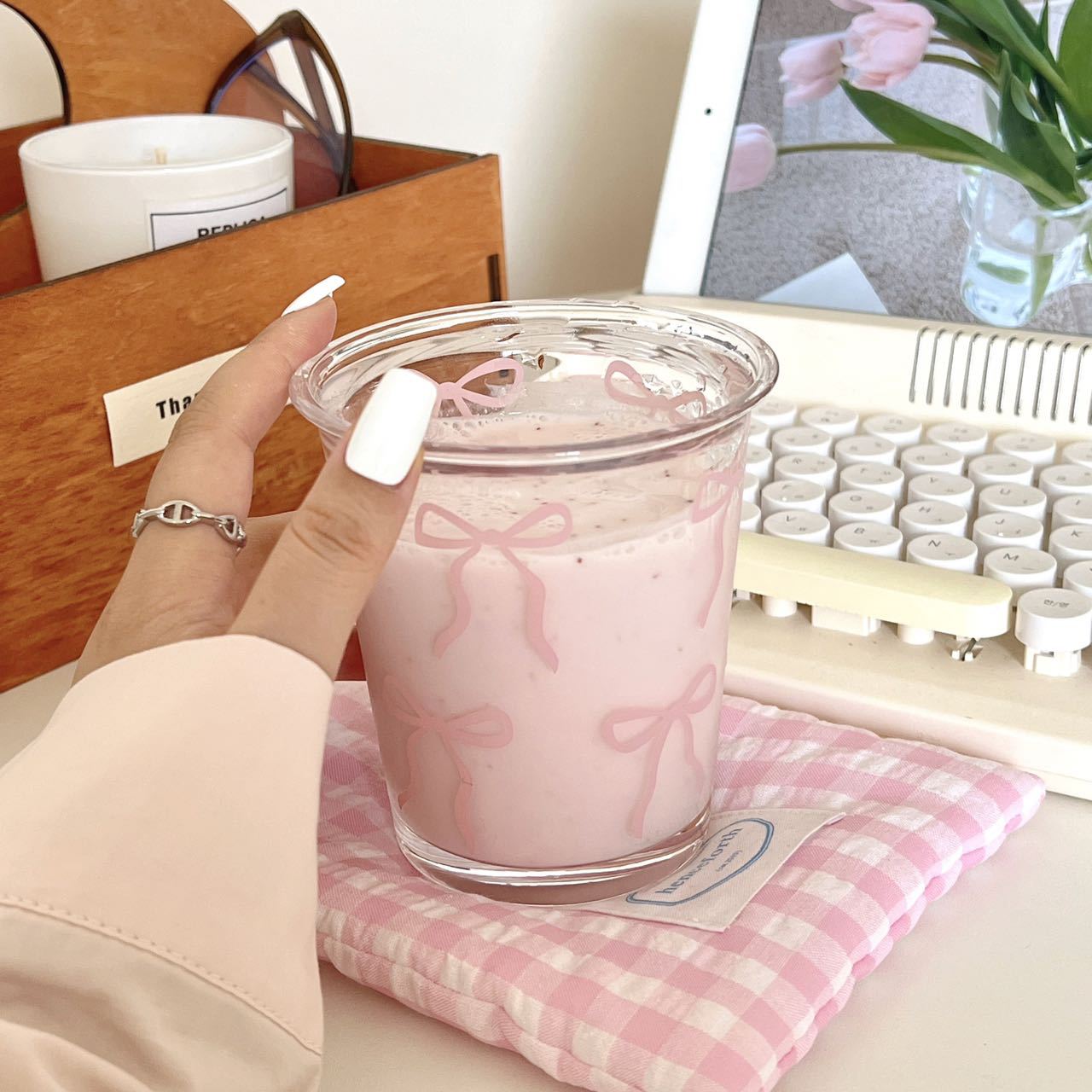 Summer bestsellers: bow-shaped transparent glass water cup, girlish cold drink cup, breakfast coffee cup, juice cup details Picture