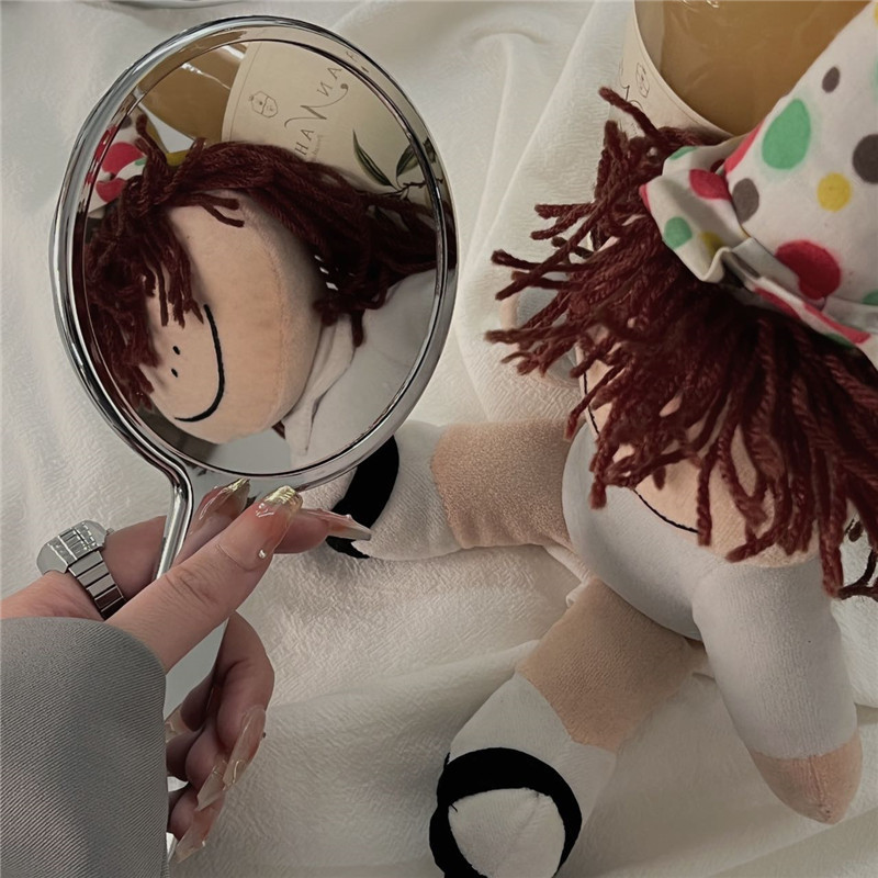 Ins-style Internet celebrity retro handheld makeup mirror for women, high-end portable small mirror, handle mirror, touch-up mirror Specification drawing