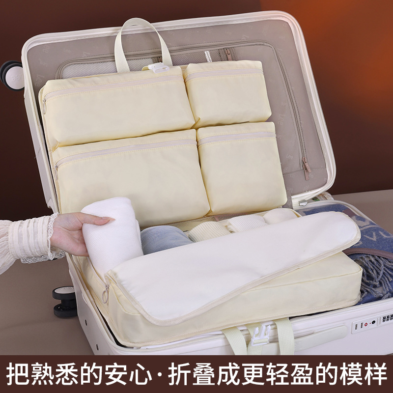 The 7-in-1 travel storage bag is specially designed for down jackets, underwear and underpants. It is a must-have luggage for business trips Application Scenario