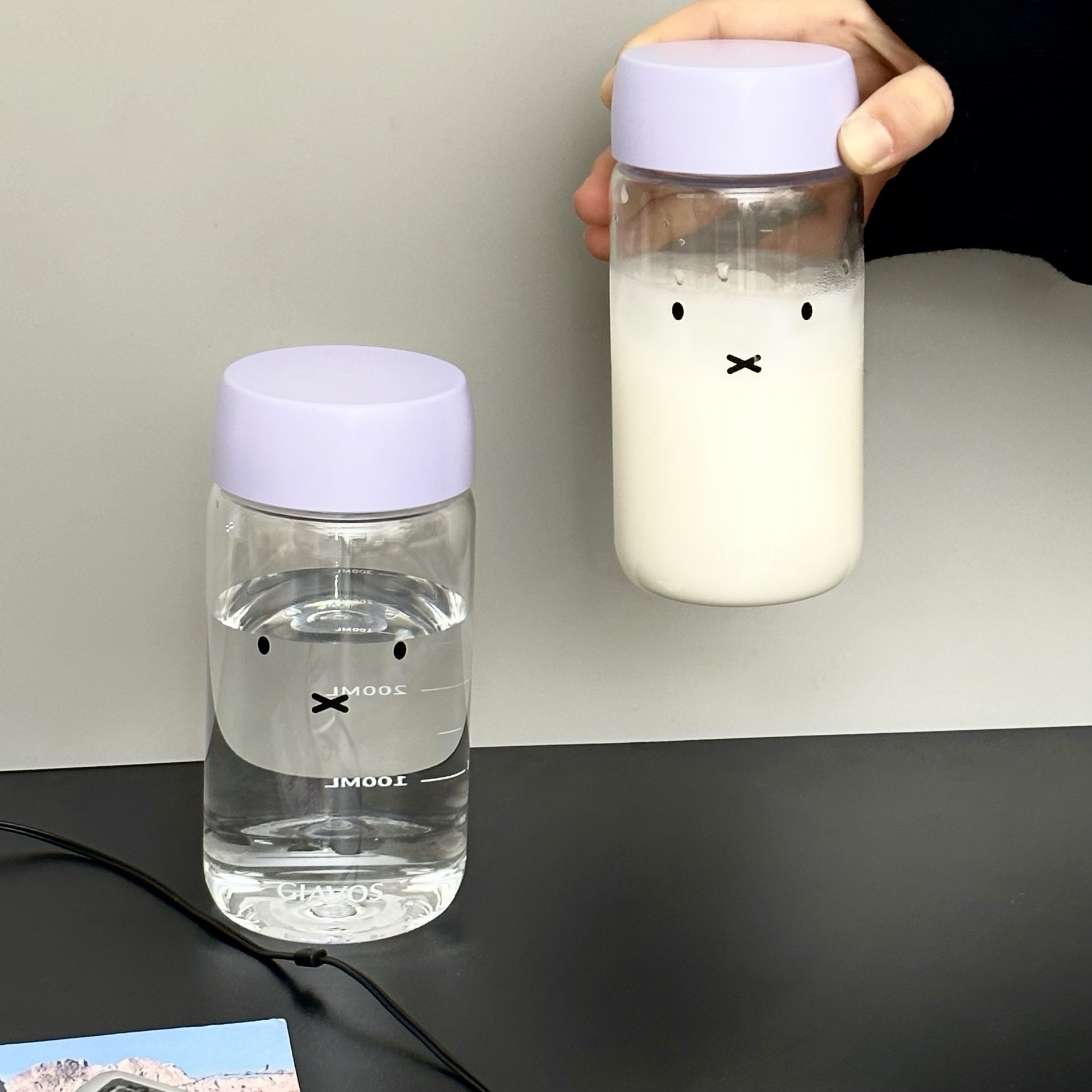 Cartoon little rabbit plastic cup, ins style casual cup, high appearance level water cup, portable transparent cup, milk cup, coffee cup Application Scenario