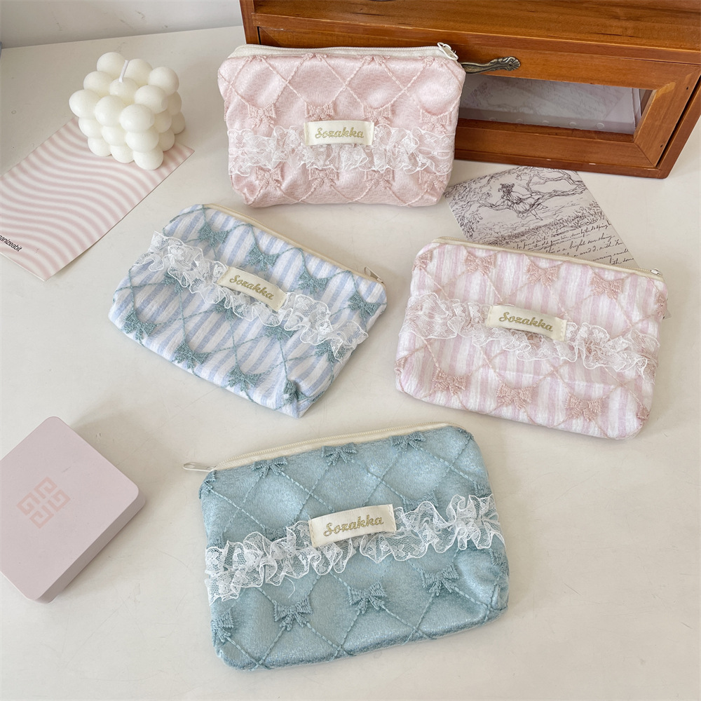 54242 Lace small floral Coin Purse, a niche portable storage bag for coins, keys, sundries and makeup details Picture