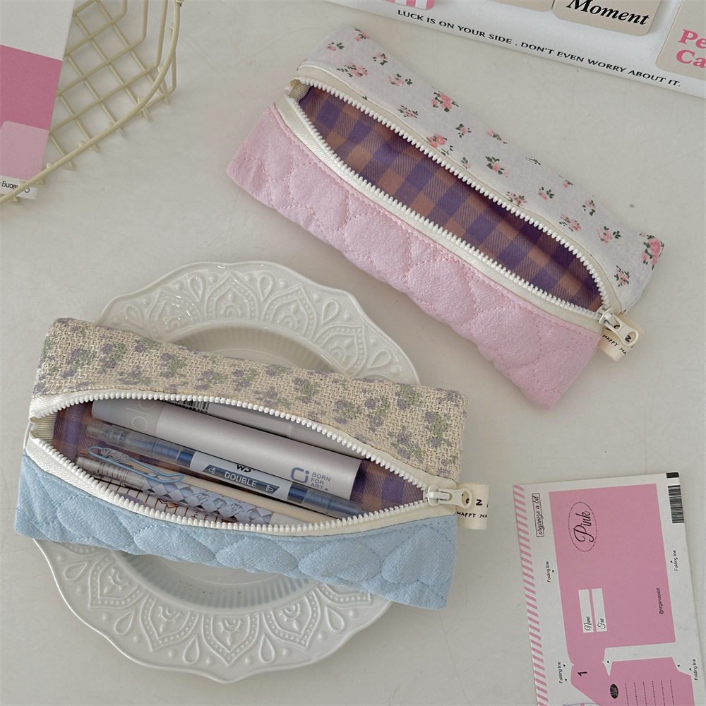 411271 New gentle small floral pen case, Korean-style cute portable stationery bag, pencil case, miscellaneous and small change storage details Picture