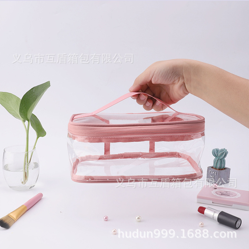Customized summer pvc makeup bag for women, large-capacity portable, European and American style waterproof washbasin storage bag for easy carrying Application Scenario