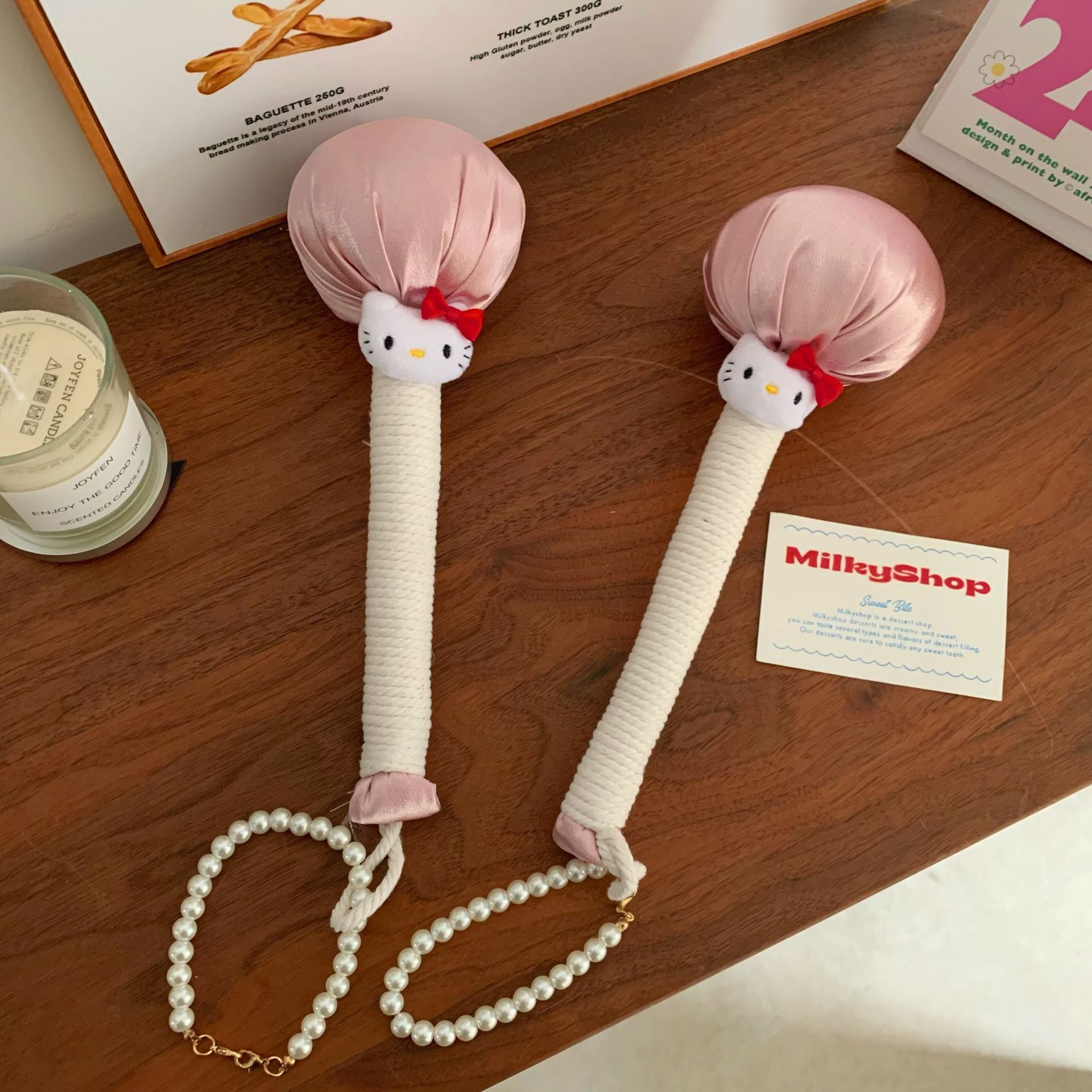 Cartoon cute cat mugwort hammer, home back massage hammer, joint tapping, hand-held satin moxibustion hammer as a souvenir full figure