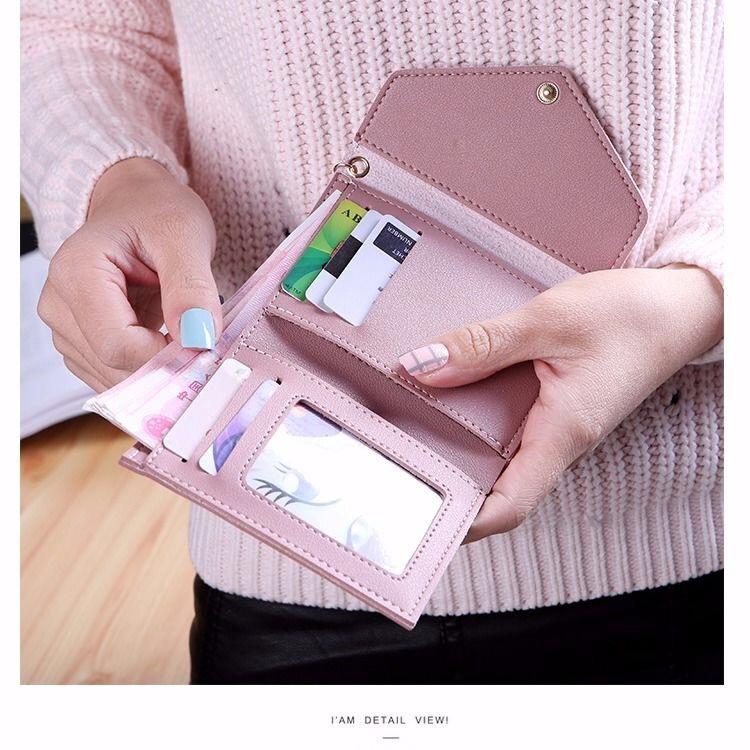 2021 Spring/Summer new short hand-held trendy heart-shaped pendant, simple, fashionable and multi-functional women's wallet with lychee pattern details Picture
