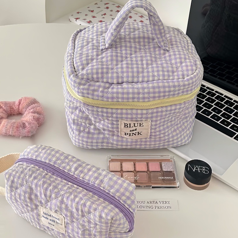 ins Berry-colored checkered makeup Bag 2024 New Portable large-capacity student cosmetics toiletry bag storage bag Item Picture