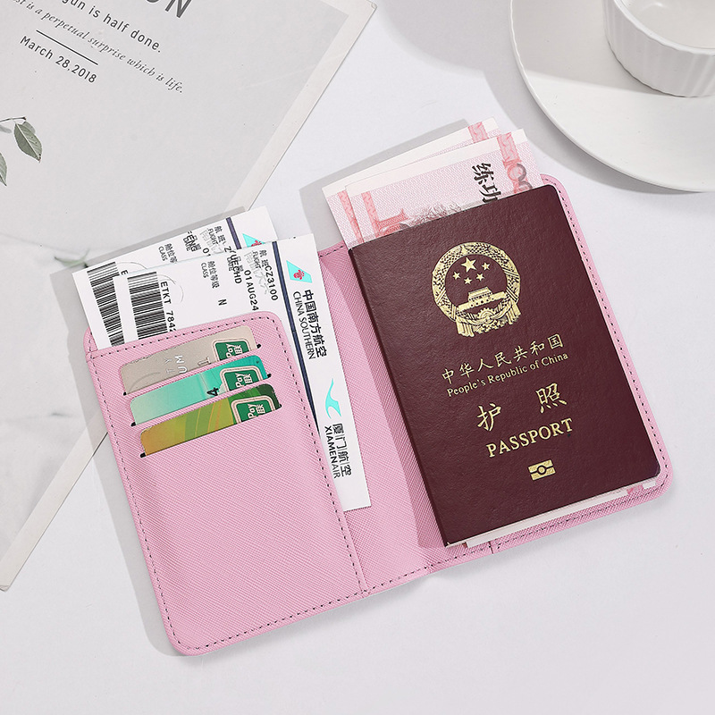 Business travel passport package, overseas boarding passport holder, RFID passport. This set of air ticket ID card holder comes with a passport bag Application Scenario