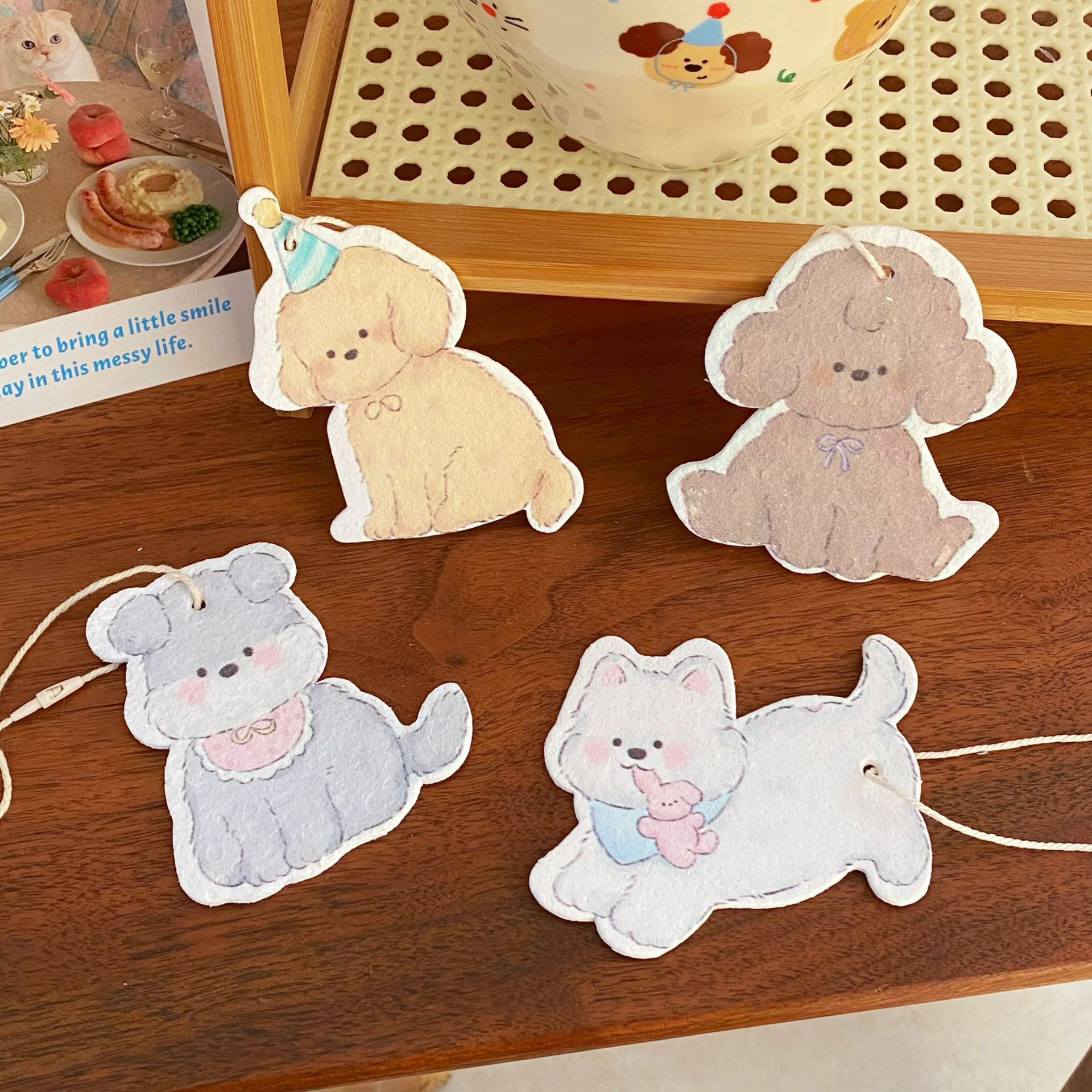 Cartoon dog, natural wood pulp cotton cloth, a perfect tool for washing dishes and POTS, a stain-removing scouring pad, a household kitchen cleaning wonder full figure