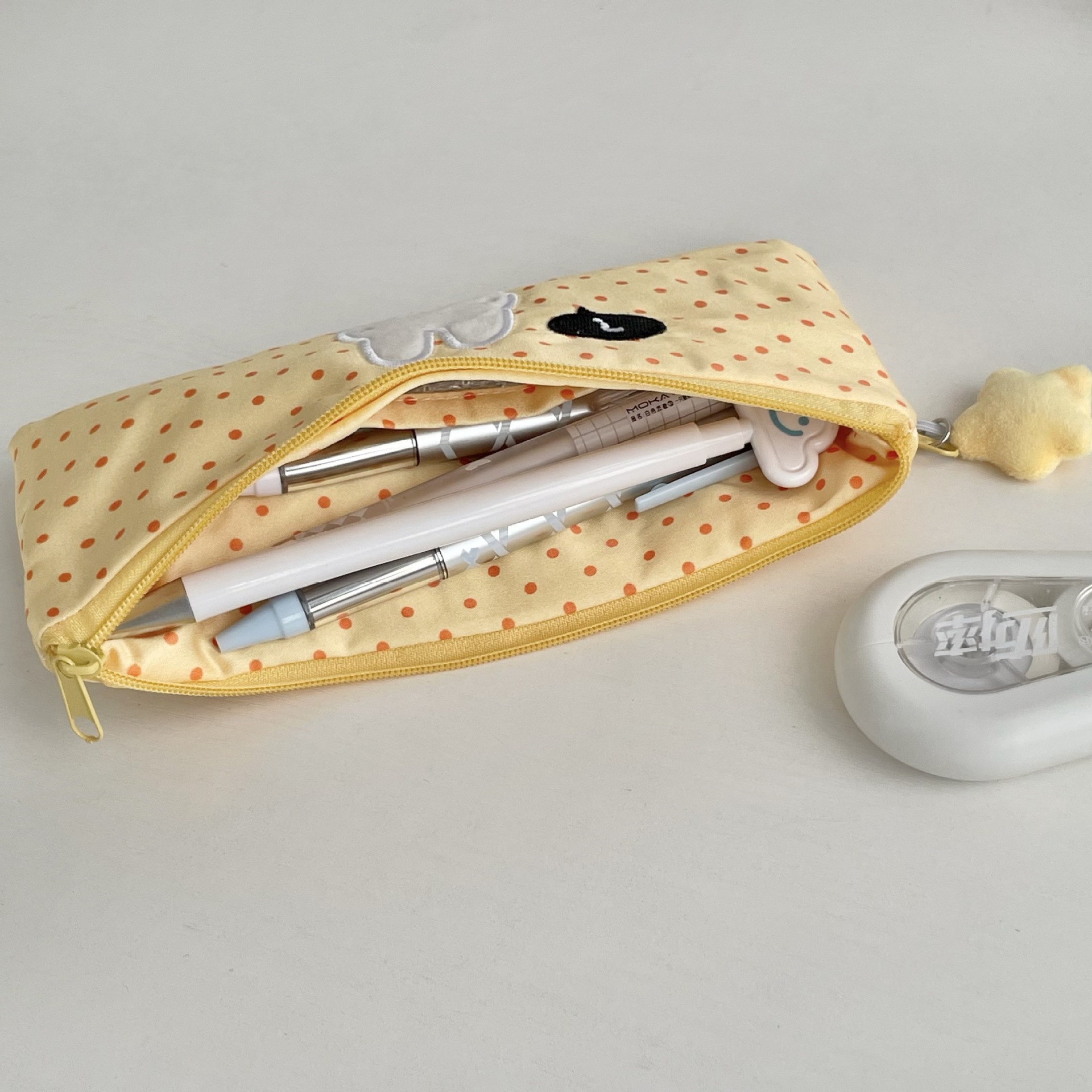 Cute cream polka dot rabbit pen case, ins style, high appearance level, canvas pain-wrapped pen case, student stationery box, pencil case Specification drawing