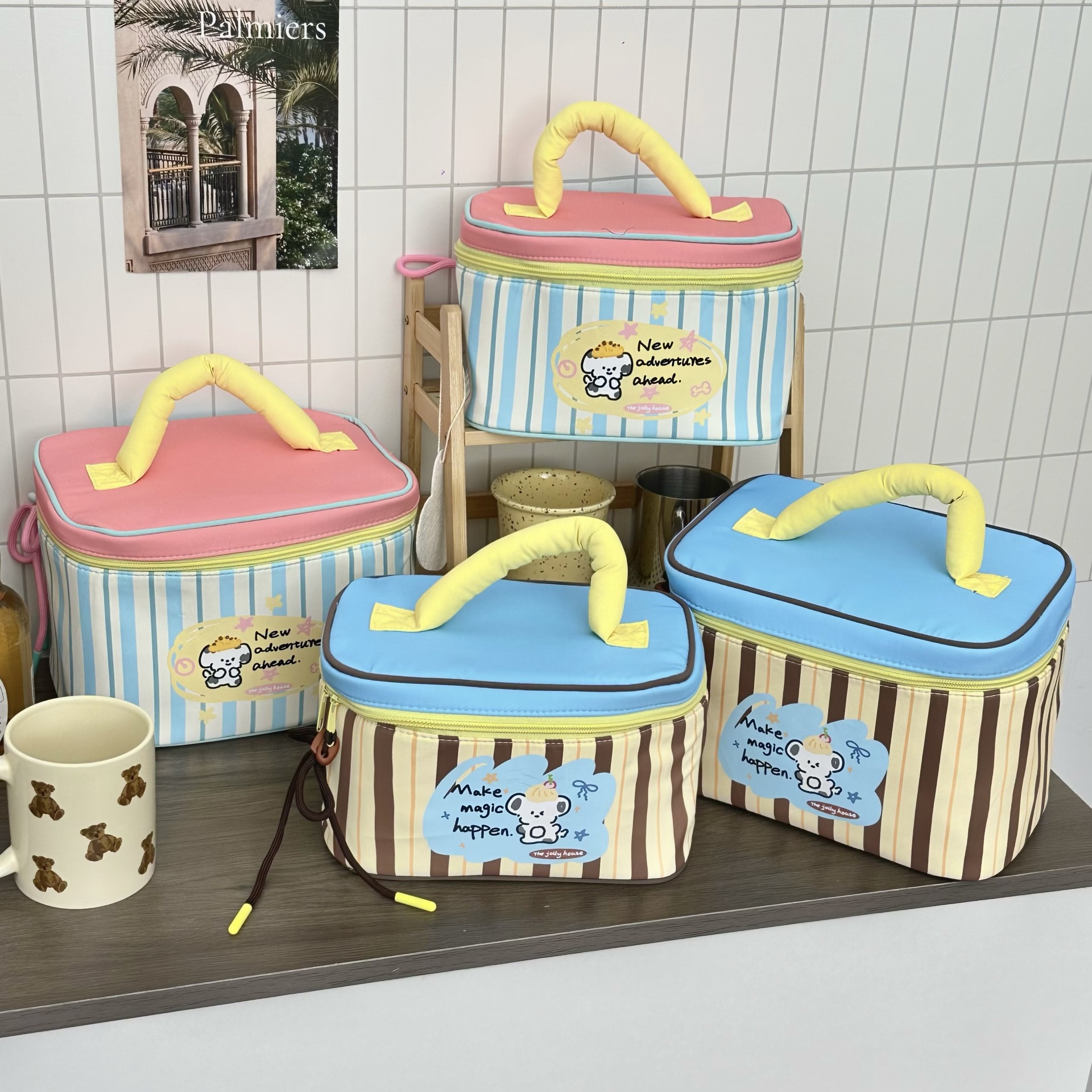Cartoon striped puppy lunch box bag, large-capacity multi-functional preservation bag, hand-held insulated bag, picnic and camping snack bag details Picture