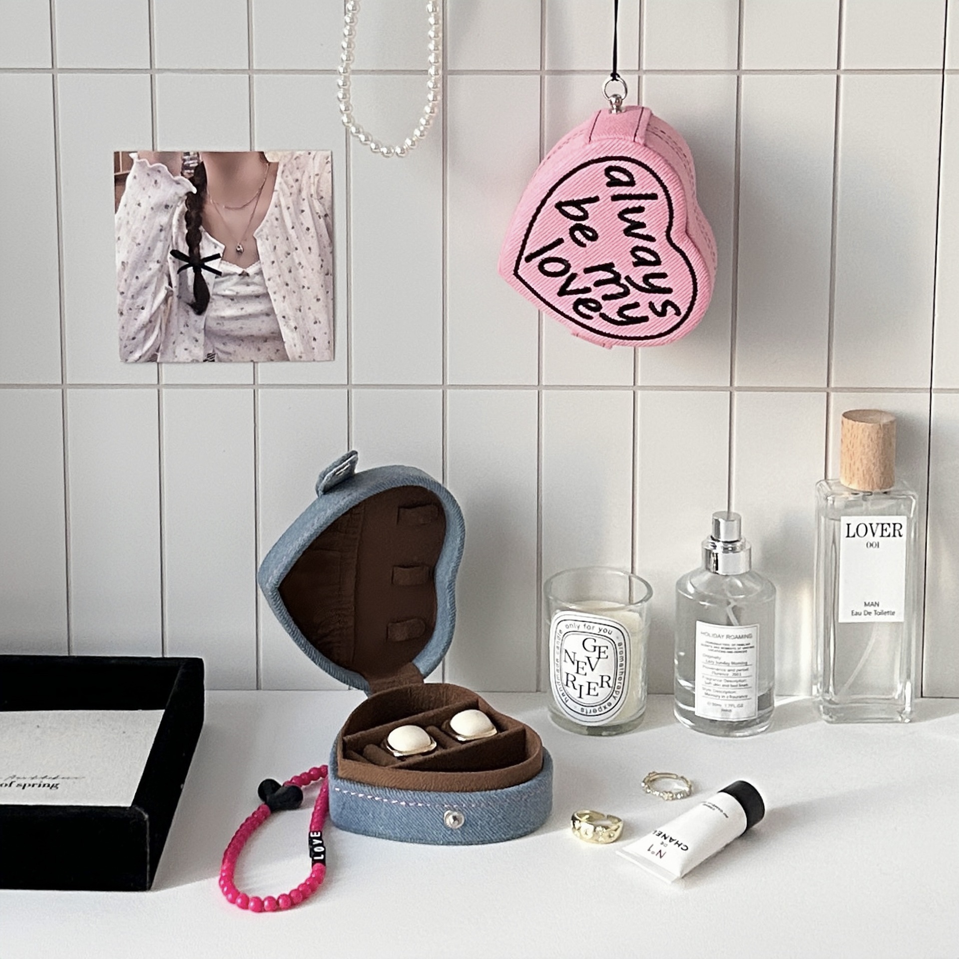 Heart-shaped cake jewelry box, mini storage box, portable travel storage bag, ring jewelry storage box, pendant Application Scenario
