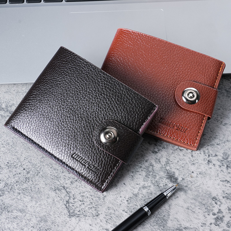 Magnetic buckle wallet, short men's wallet, with zipper, can hold driver's license, men's wallet, horizontal wallet Application Scenario