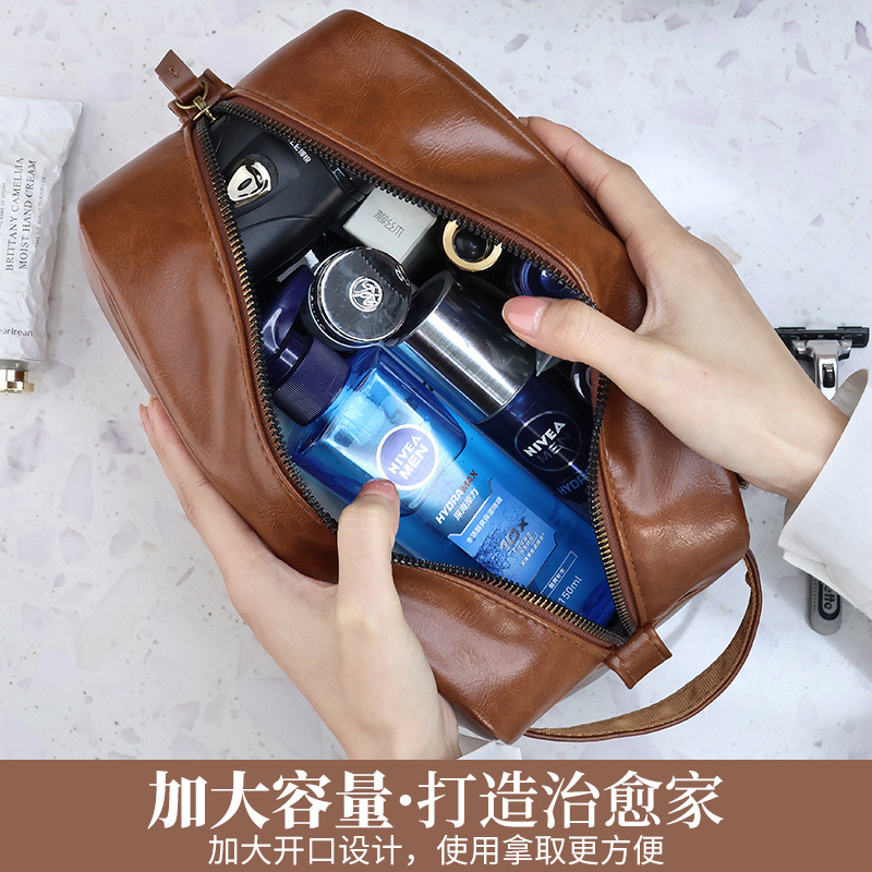 High-end men's hand-held makeup bag with zoned storage, high appearance level, large-capacity PU portable business travel toiletry bag Application Scenario