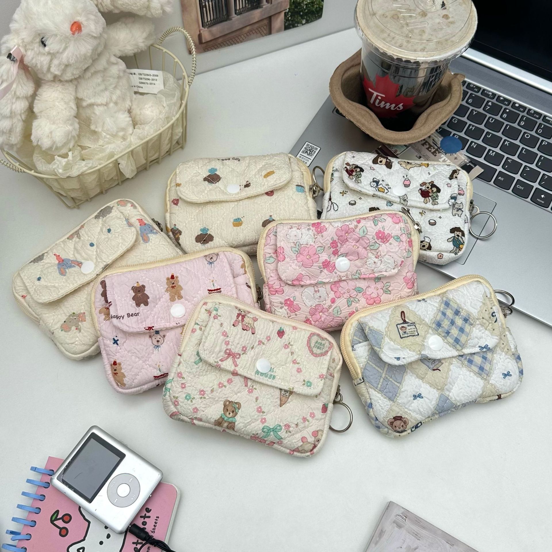 Cartoon bear button coin purse, Ins-style portable button makeup bag, multi-functional coin purse, ID card storage bag full figure