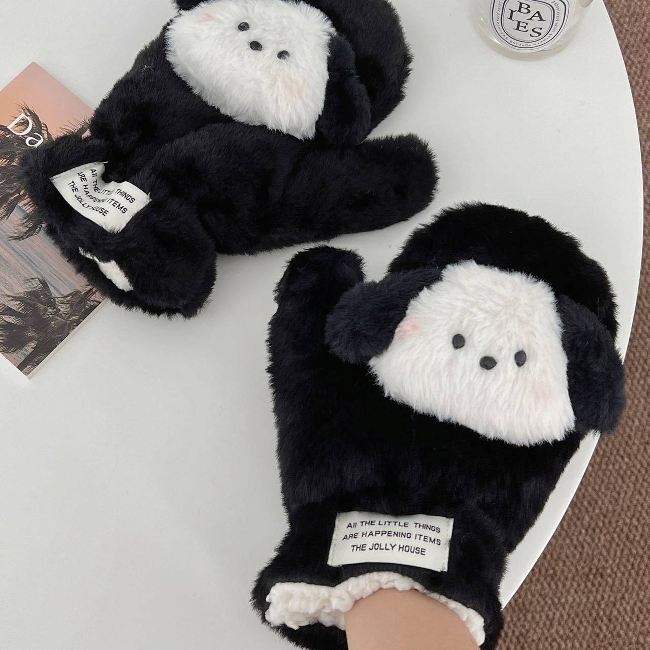 Pacha dog plush gloves in ins style, thickened for winter warmth, student cycling, cold-proof and windproof gloves that can be hung around the neck Item Picture
