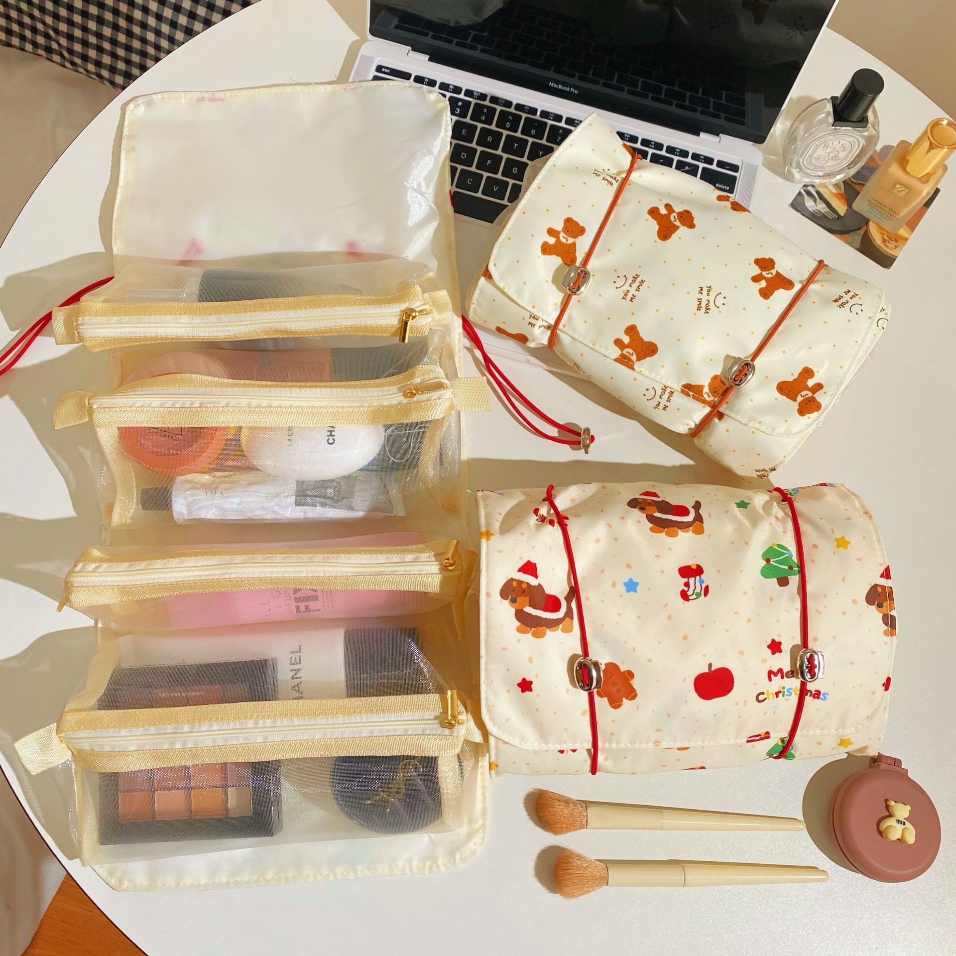 Cross-border bib bear makeup bag for high school girls, cute appearance level, student travel portable large-capacity detachable storage bag full figure