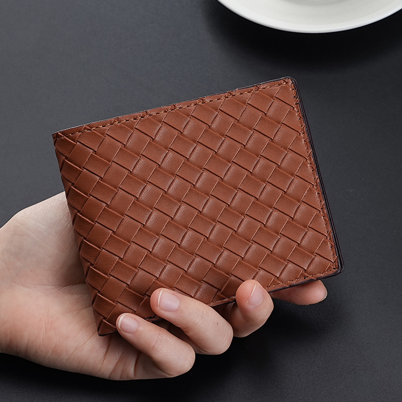 Woven textured leather men's short folding wallet 2025 new cross-border European and American classic short clip pu wallet Application Scenario