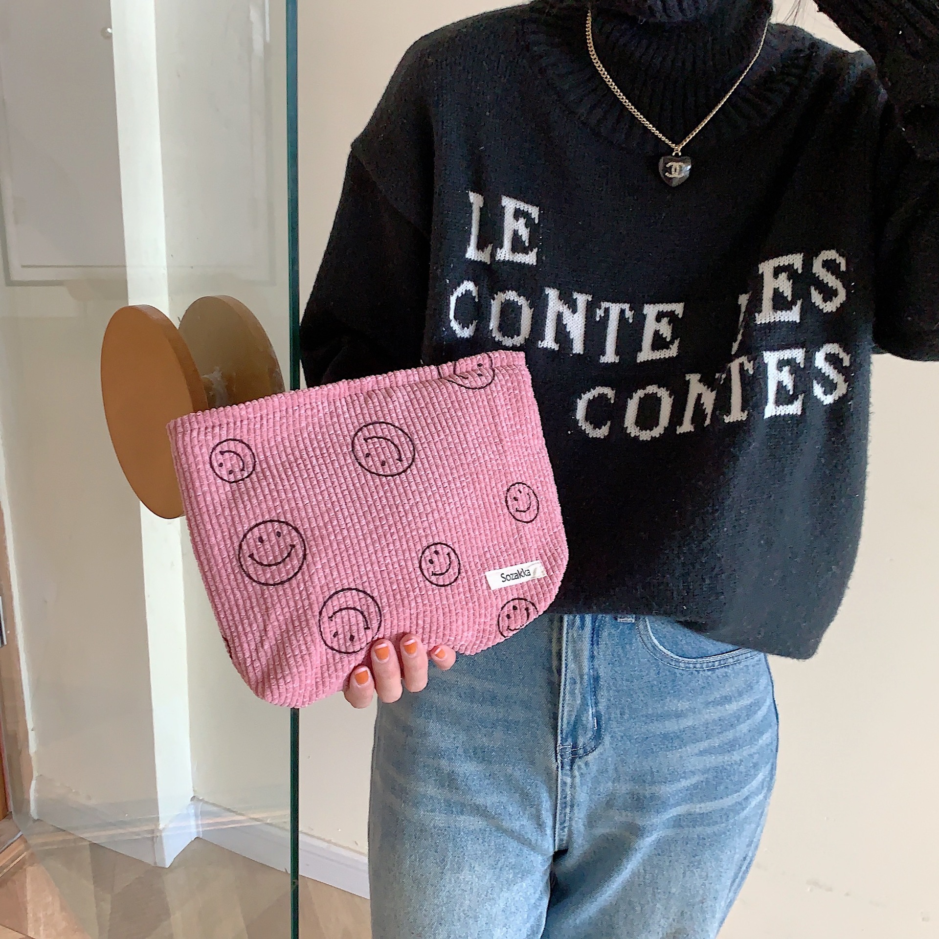 【 In Stock 】111291 Corduroy Smiley Face Makeup Bag Polka Dot Retro Smiley Face Storage Toiletry hand-held Bag Pen case Application Scenario