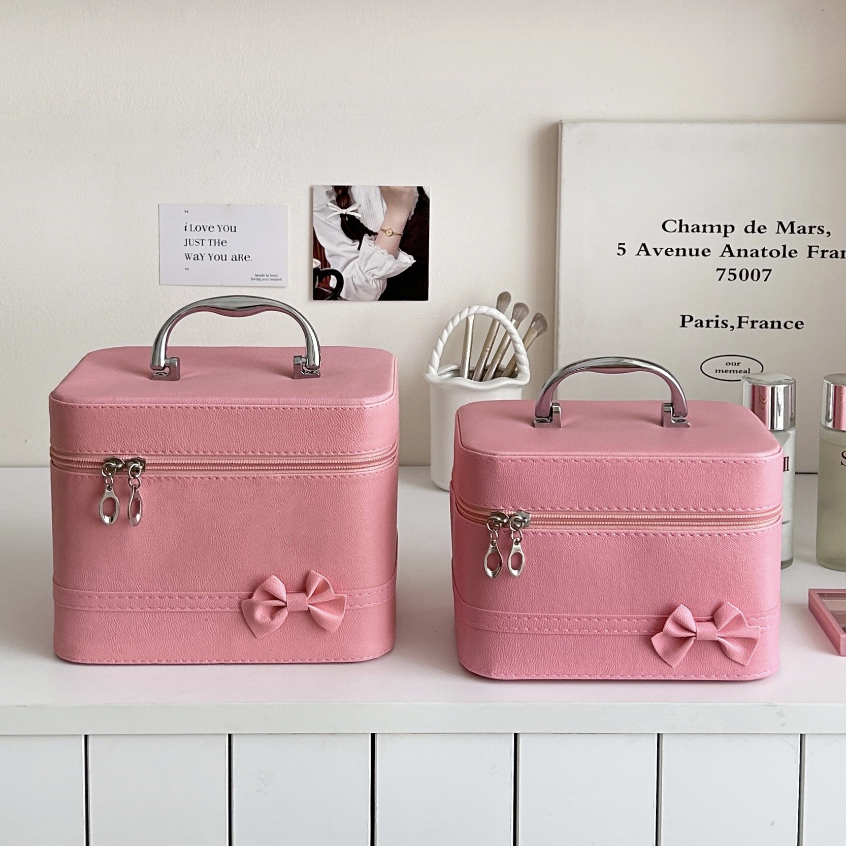 Girlish heart makeup bag, large-capacity portable makeup box, cute and portable travel toiletry bag, skin care product storage box full figure