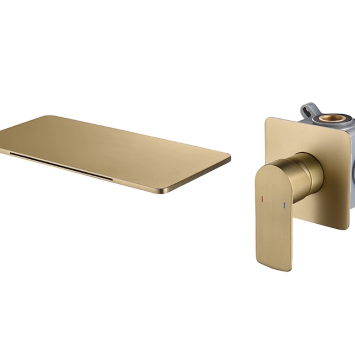 The hotel bathroom features built-in cold and hot water faucets, concealed built-in waterfall water outlet walls, and wall-mounted drainage bathtubs all made of copper Item Picture