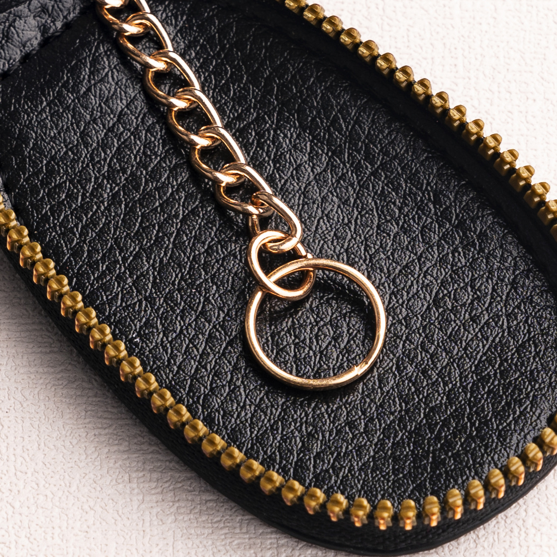 Cross-border car key case for both men and women, universal car key storage bag, waist hanging, creative and simple hanging decoration, keychain Specification drawing