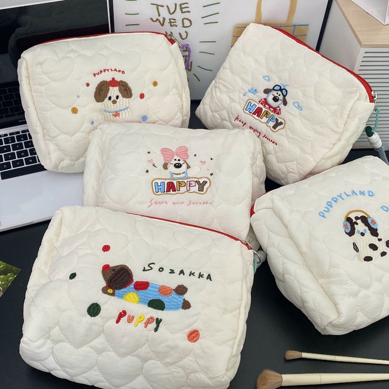 Cute puppy makeup bag, women's ins style portable large-capacity travel skin care products and toiletries bag, cosmetics storage bag full figure