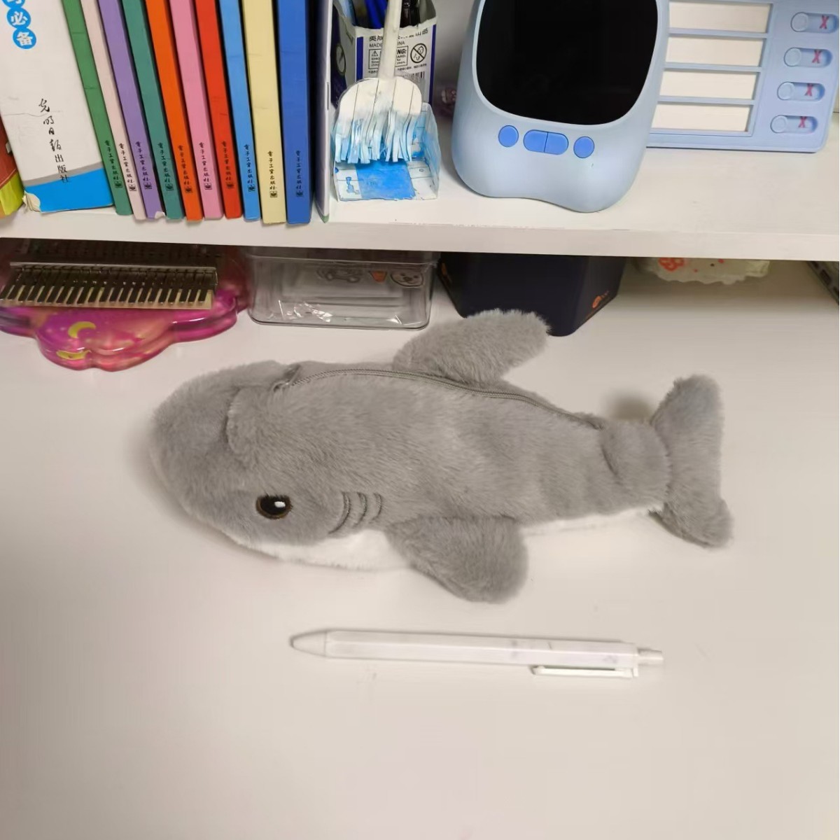 Cute Animal Series Collection: pen case, ins plush stationery box, student stationery storage bag, cartoon doll, sea otter Application Scenario