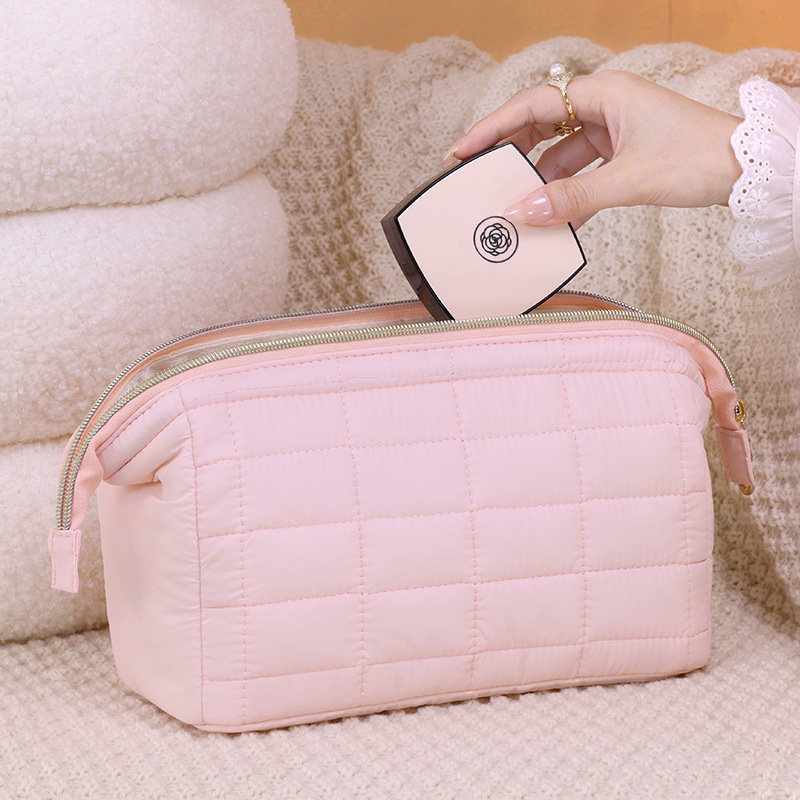 The cross-border best-selling "Yurou Gangyi" makeup bag is a high-end, large-capacity cosmetics storage bag and a portable travel makeup bag details Picture