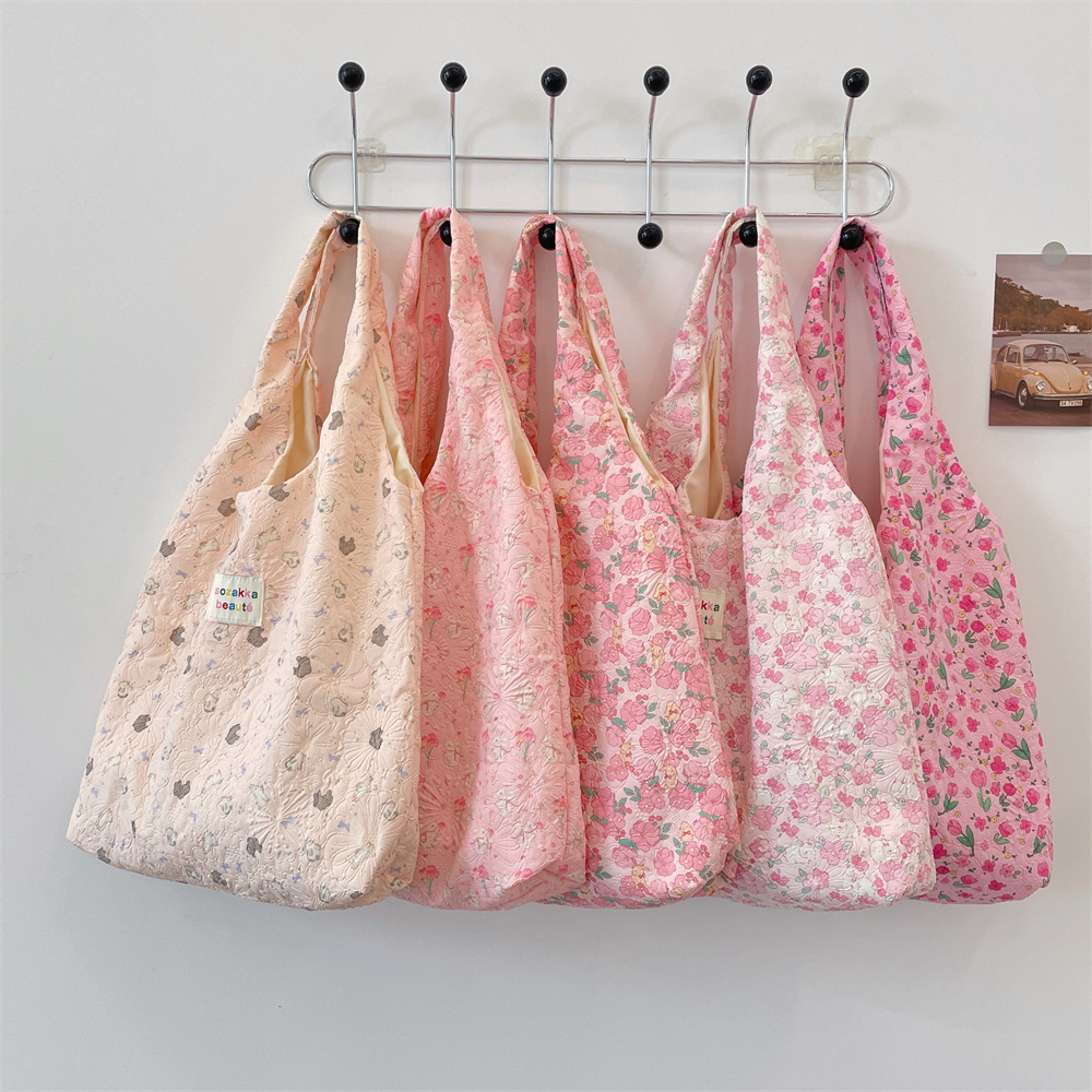 4613 Autumn and Winter Korean-style sweet cartoon bear embossed single-shoulder bag, versatile for daily use, student underarm vest bag for girls full figure