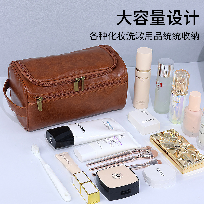 Makeup bag, portable fitness bath, waterproof travel car hook storage bag, hand-held business travel toiletries storage bag Application Scenario