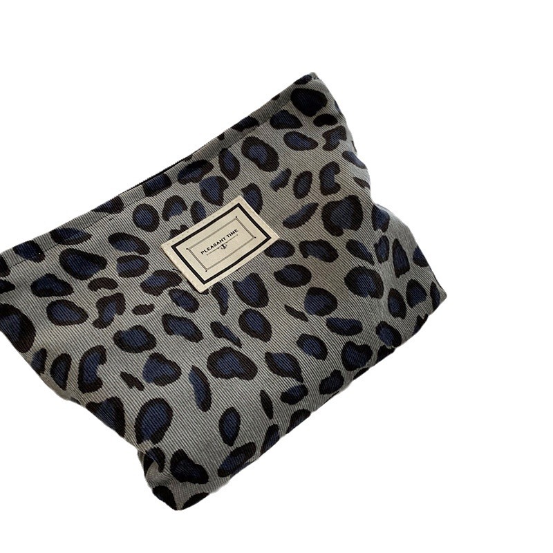 19302 Corduroy retro leopard print makeup bag, lipstick, loose change, hand in hand, carry bag, portable toiletry and storage bag for women Item Picture