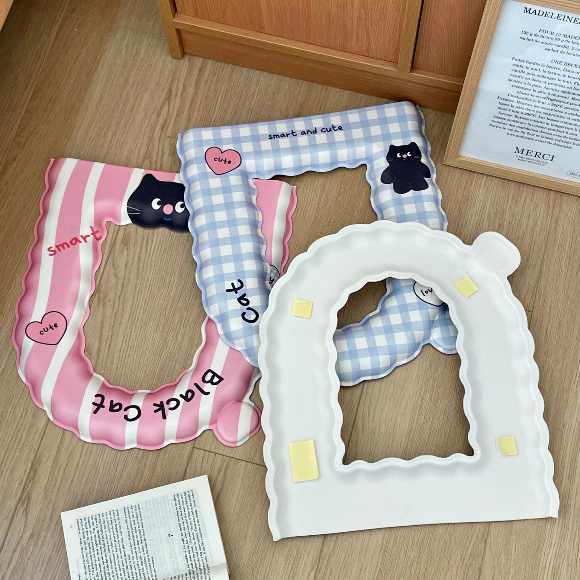 Cartoon cat lace toilet seat 2025 New style all-season universal high appearance level waterproof adhesive summer toilet seat Application Scenario