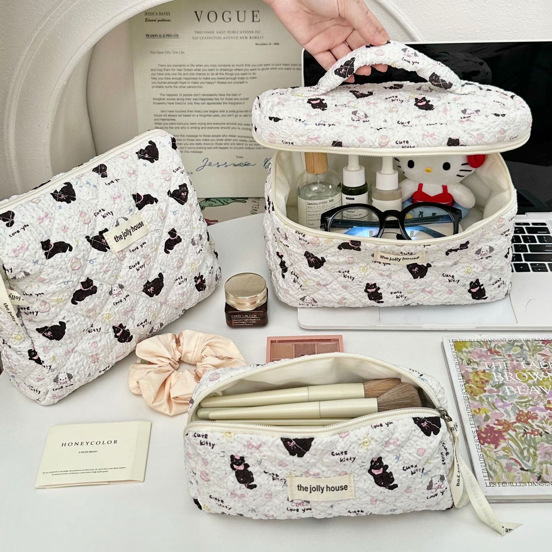 Cute black cat and dog makeup bag for women, portable large-capacity travel cosmetics, hand-held toiletry bag, minimum order of one piece details Picture