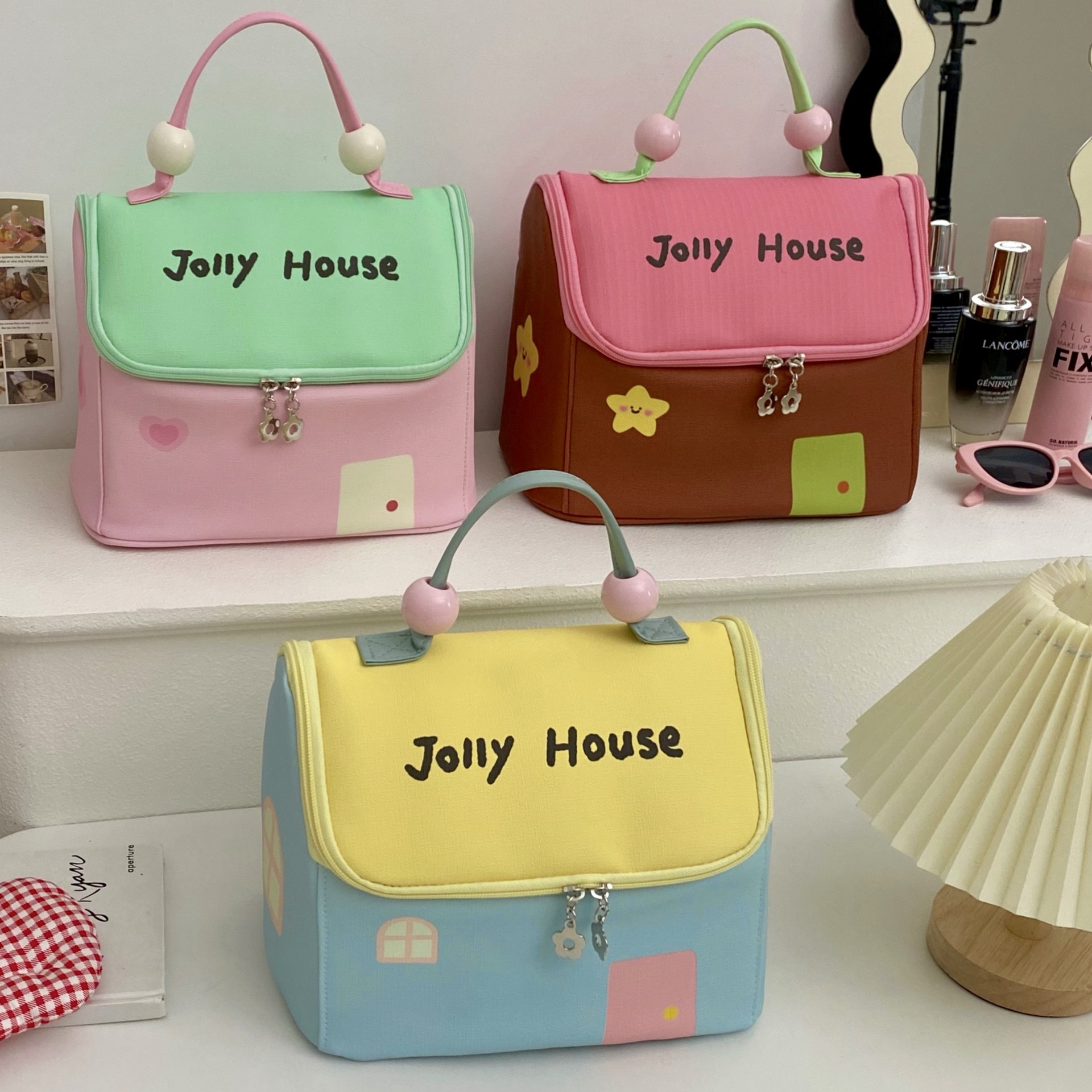 Jollyhouse Makeup Bag, a small house for women, a cosmetics storage bag, a portable large-capacity hand-held toiletry bag with compartments details Picture