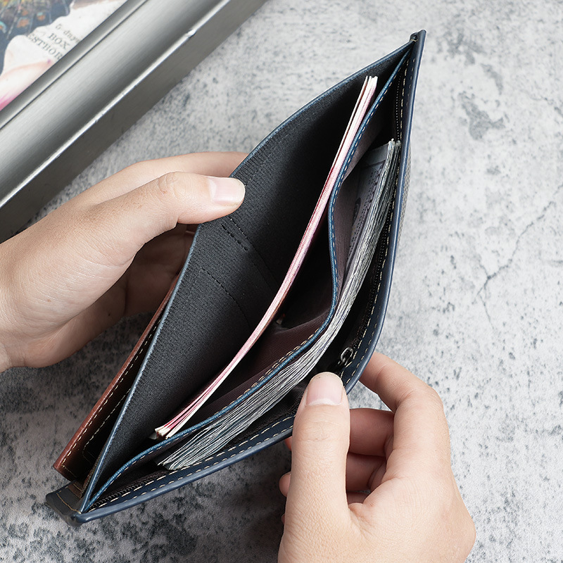 A new type of business men's wallet in stock for foreign trade, a fashionable and trendy men's short, multi-slot zipper coin purse Application Scenario